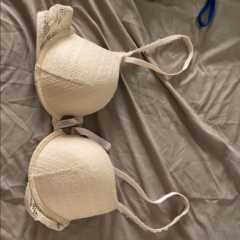 Victoria’s Secret push up bra